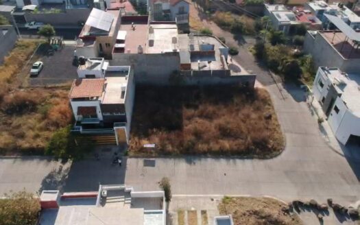 LOTE CALLE SALVADOR DAVALOS MORALES