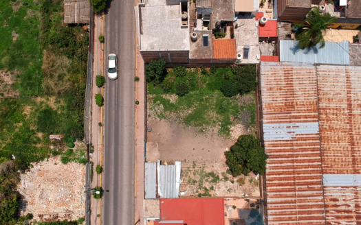 Terreno Calle Aztecas