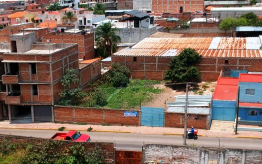Terreno Calle Aztecas